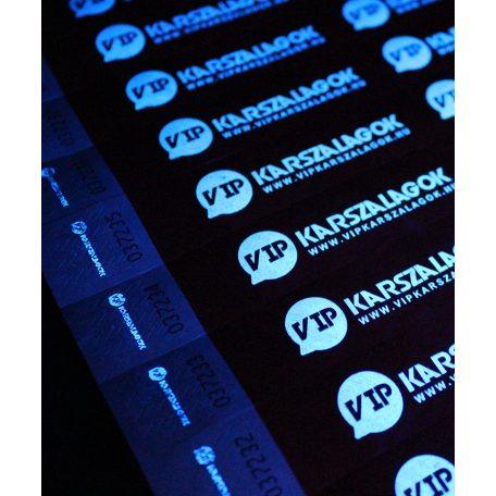 Tyvek 3/4" karszalag UV felirattal