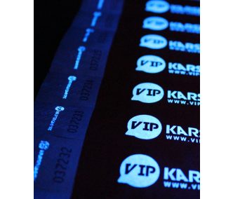 Tyvek 3/4" karszalag UV felirattal