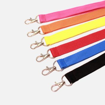 FELIRAT NÉLKÜLI NYAKPÁNTOK